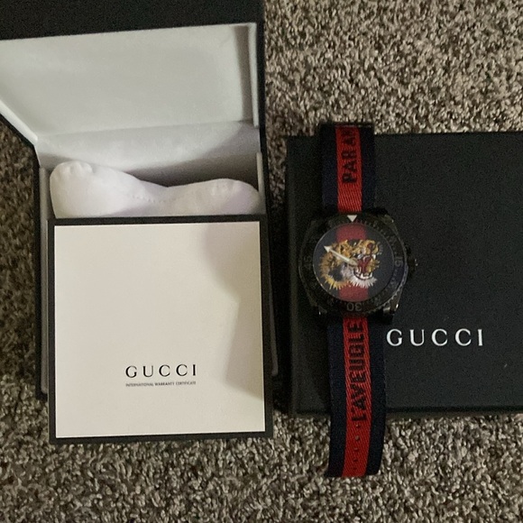 Gucci watch like new - Picture 2 of 4